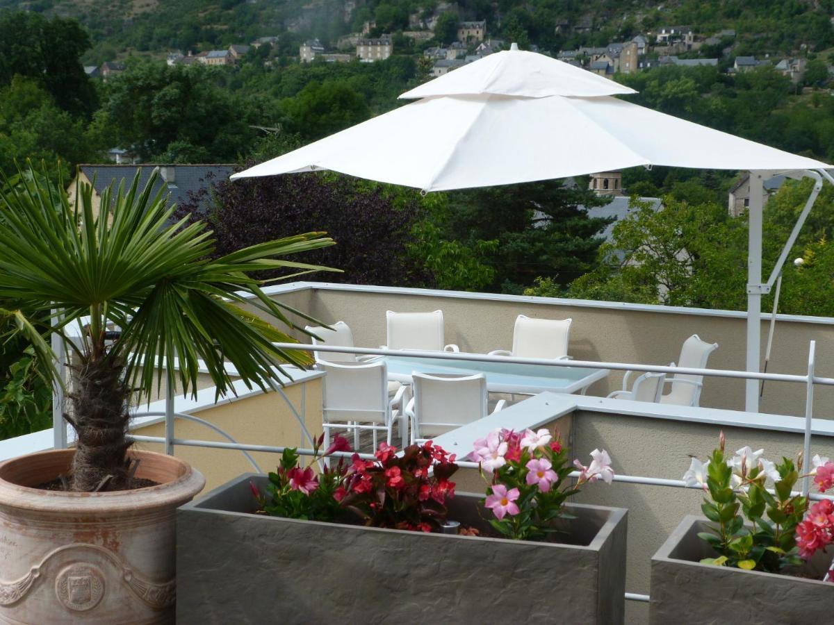 Bed and Breakfast La Desirade Salles-la-Source Exterior foto